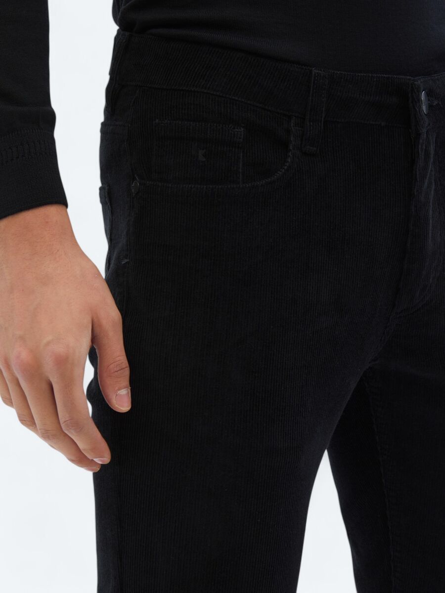 Black Weaving Slim Fit Casual Cotton Blended Trousers - 3