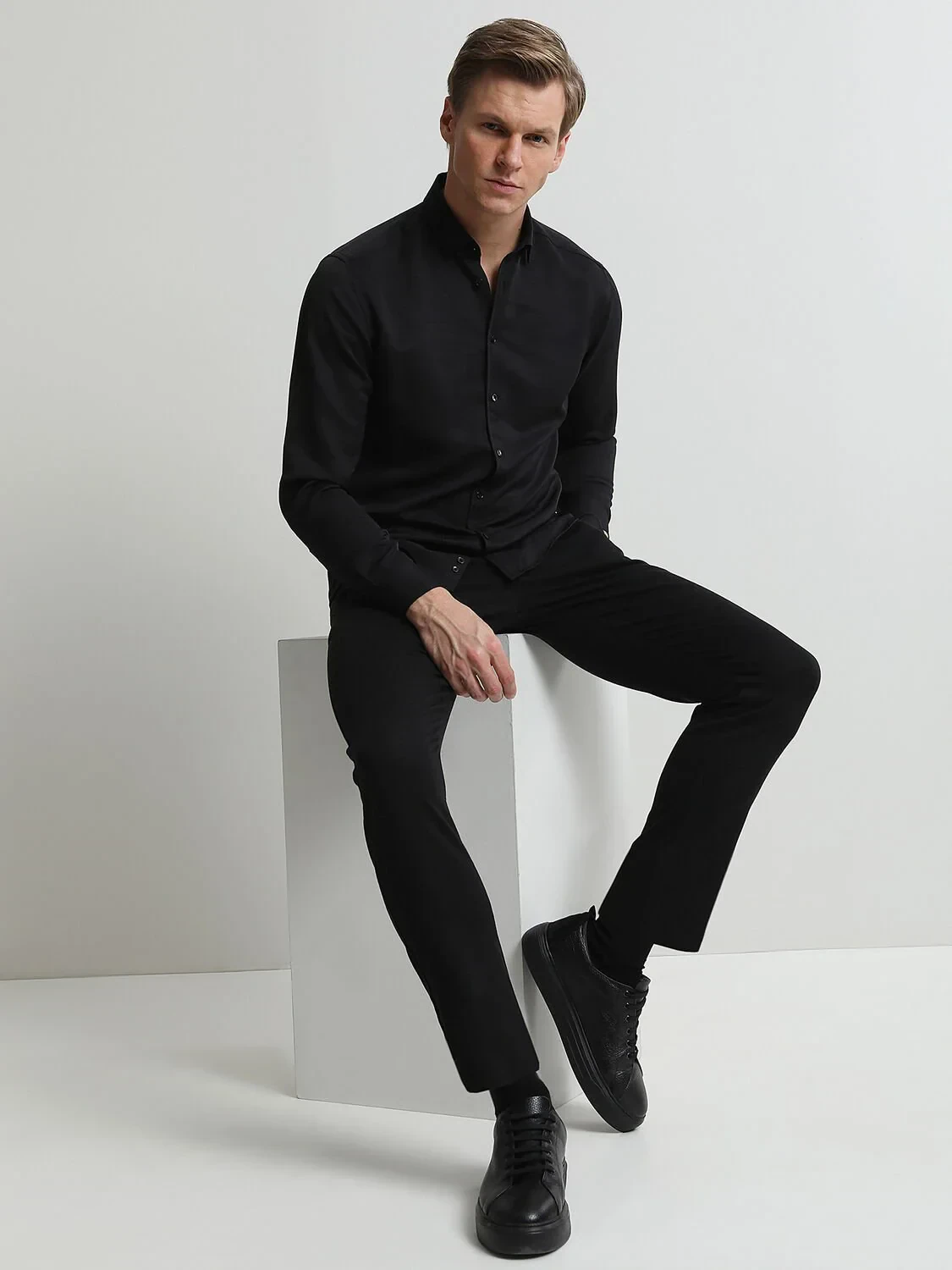 Black Weaving Slim Fit Smart Casual Cotton Blended Trousers - 1