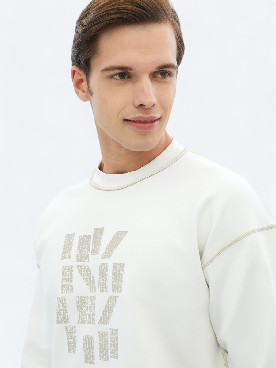 Ecru Crew Neck Printed Double-Sided Sweatshirt - 5