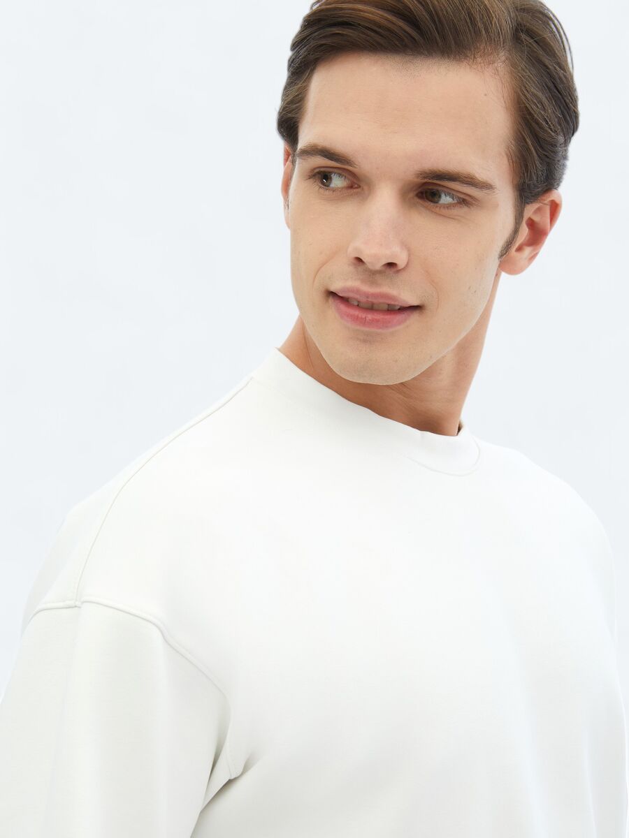 Ecru Crew Neck Printed Double-Sided Sweatshirt - 6