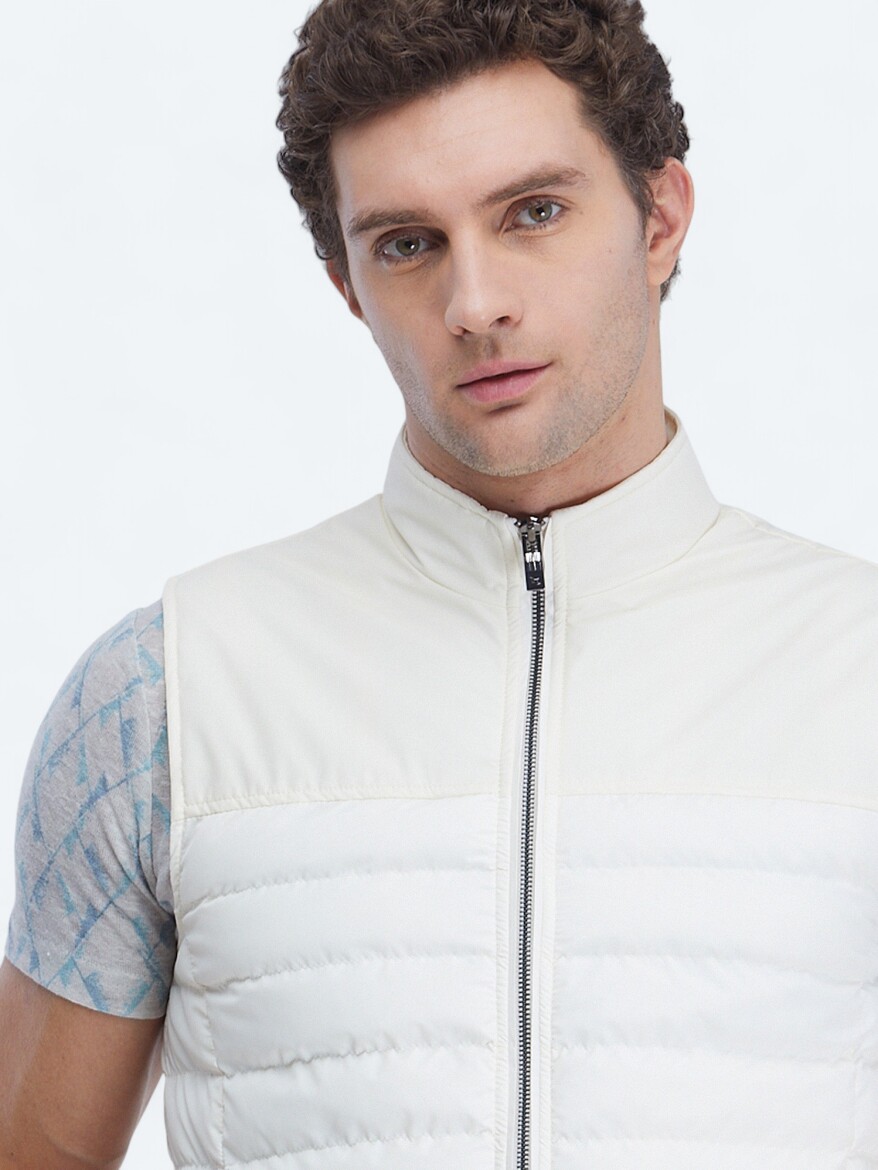 Ecru Regular Fit Turtleneck Casual Weaving Puffer Vest - 4