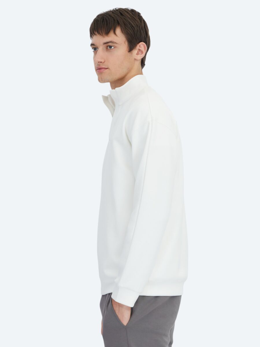 Ecru Turtleneck Plain Sweatshirt - 3