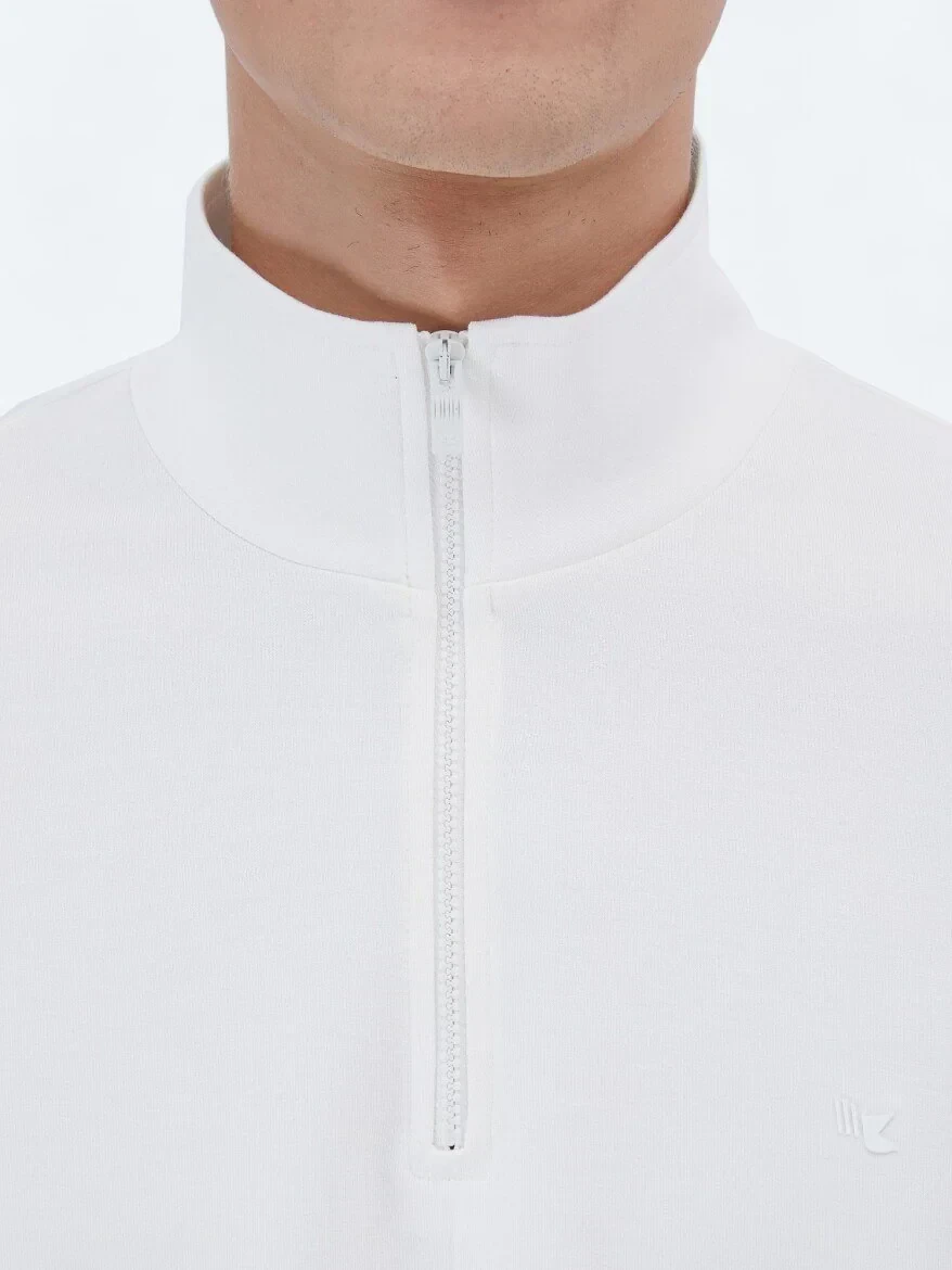 Ecru Turtleneck Sweatshirt 