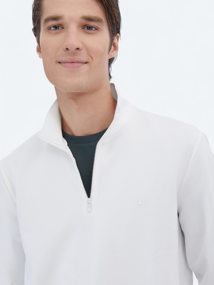 Ecru Turtleneck Sweatshirt - 3