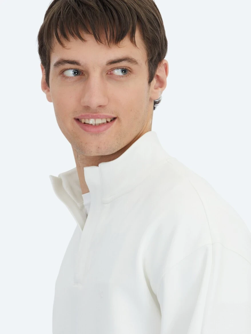 Ecru Turtleneck Sweatshirt 