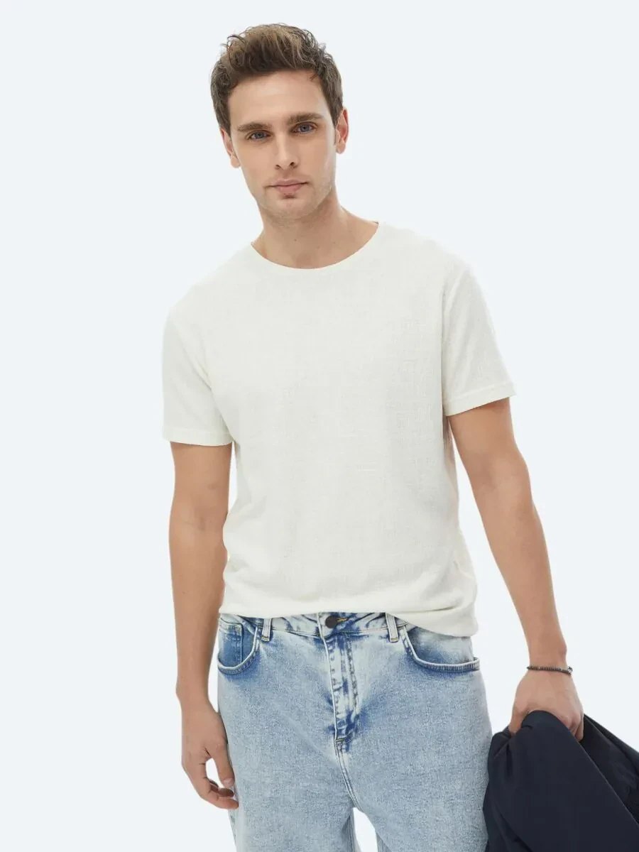 Ekru Jakarlı Bisiklet Yaka Pamuk Karışımlı T-Shirt - 4