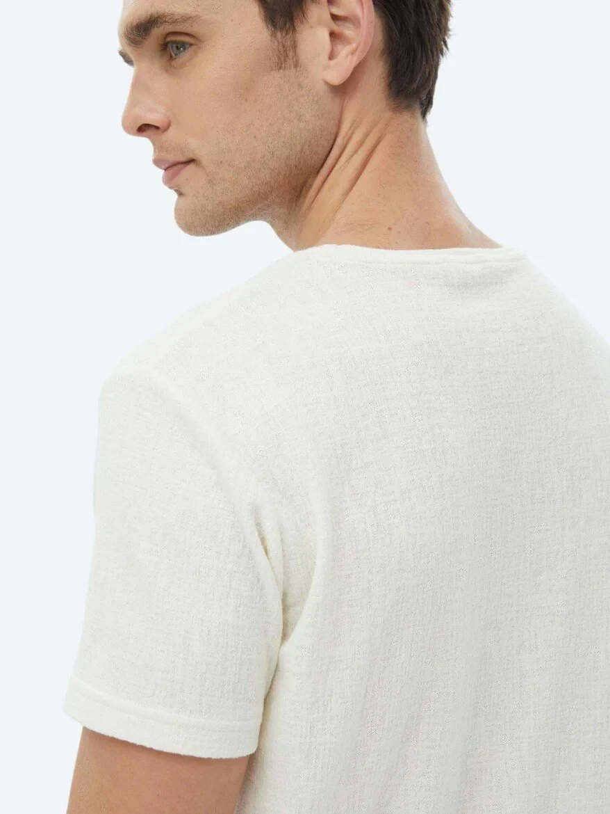 Ekru Jakarlı Bisiklet Yaka Pamuk Karışımlı T-Shirt - 5