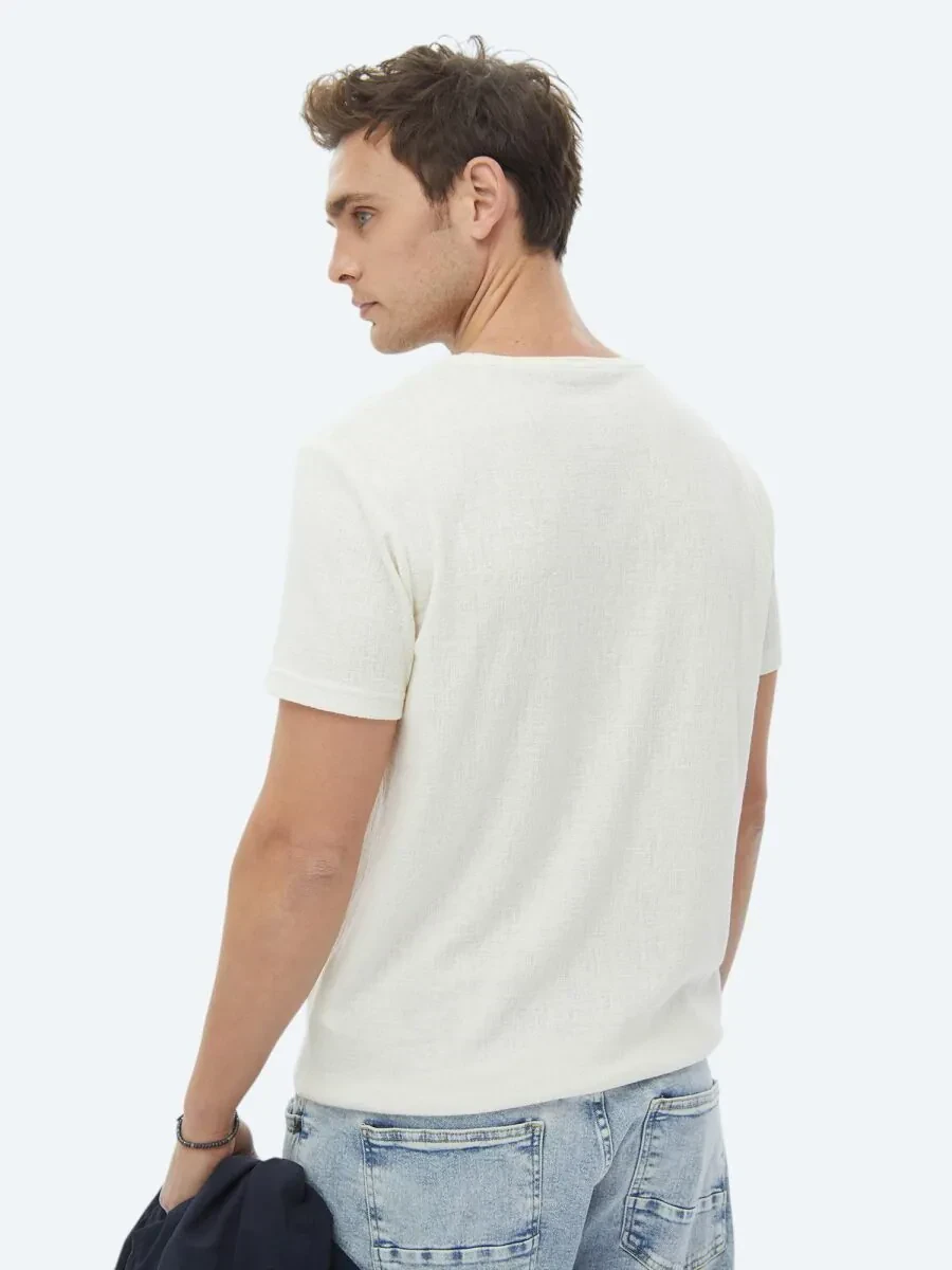 Ekru Jakarlı Bisiklet Yaka Pamuk Karışımlı T-Shirt - 6