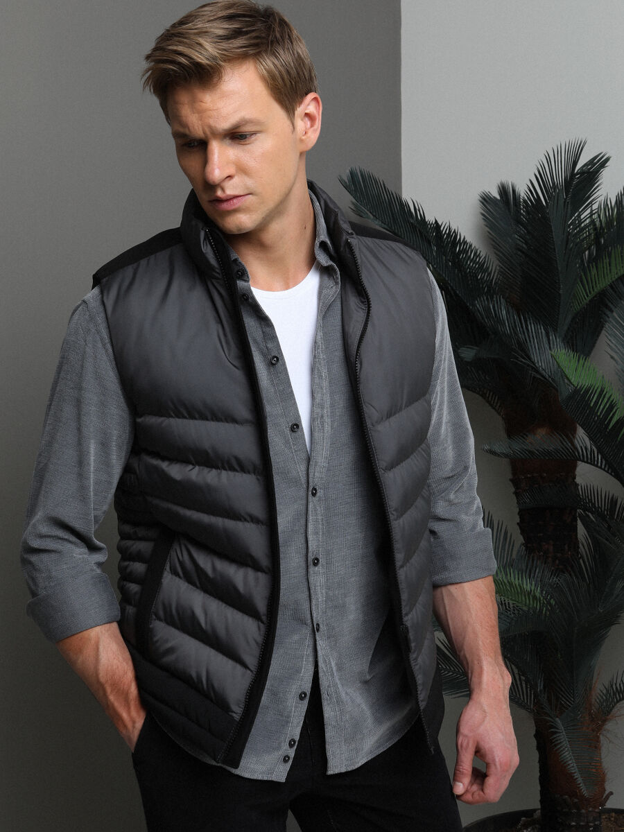 Grey Regular Fit Turtleneck Casual Weaving Puffer Vest - 1