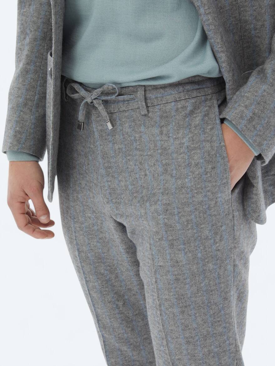 Grey Striped Modern Fit Wool Blended Suit - 6