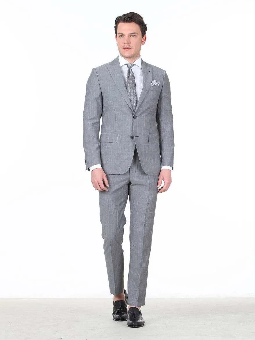 Gri Çizgili Modern Fit %100 Yün Takım Elbise - 1