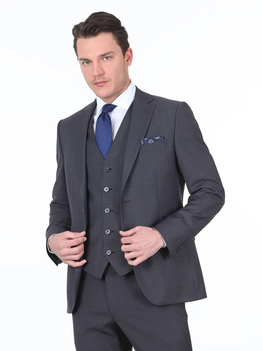 Hard Coal Suit With Waistcoat - 1