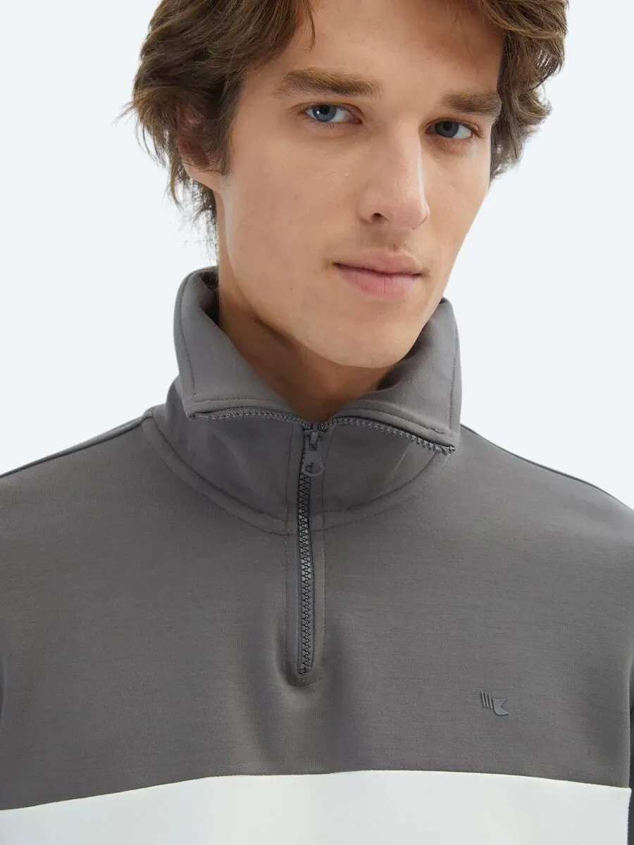 Hard Coal Turtleneck Sweatshirt - 6