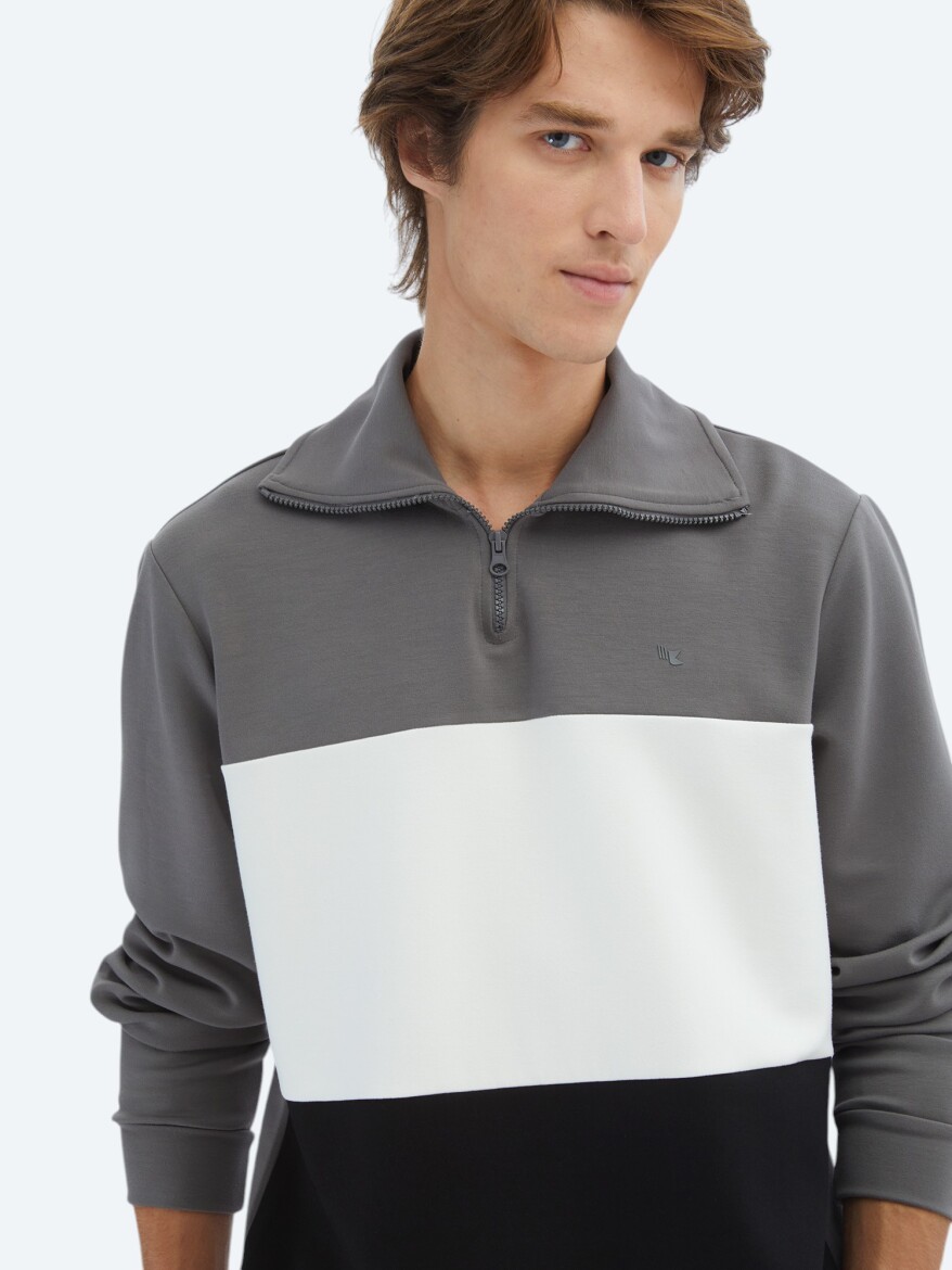 Hard Coal Turtleneck Sweatshirt - 4