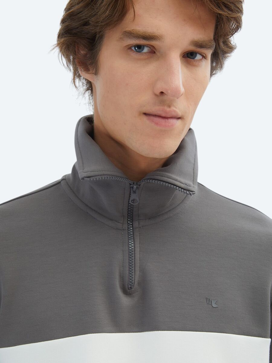 Hard Coal Turtleneck Sweatshirt - 6