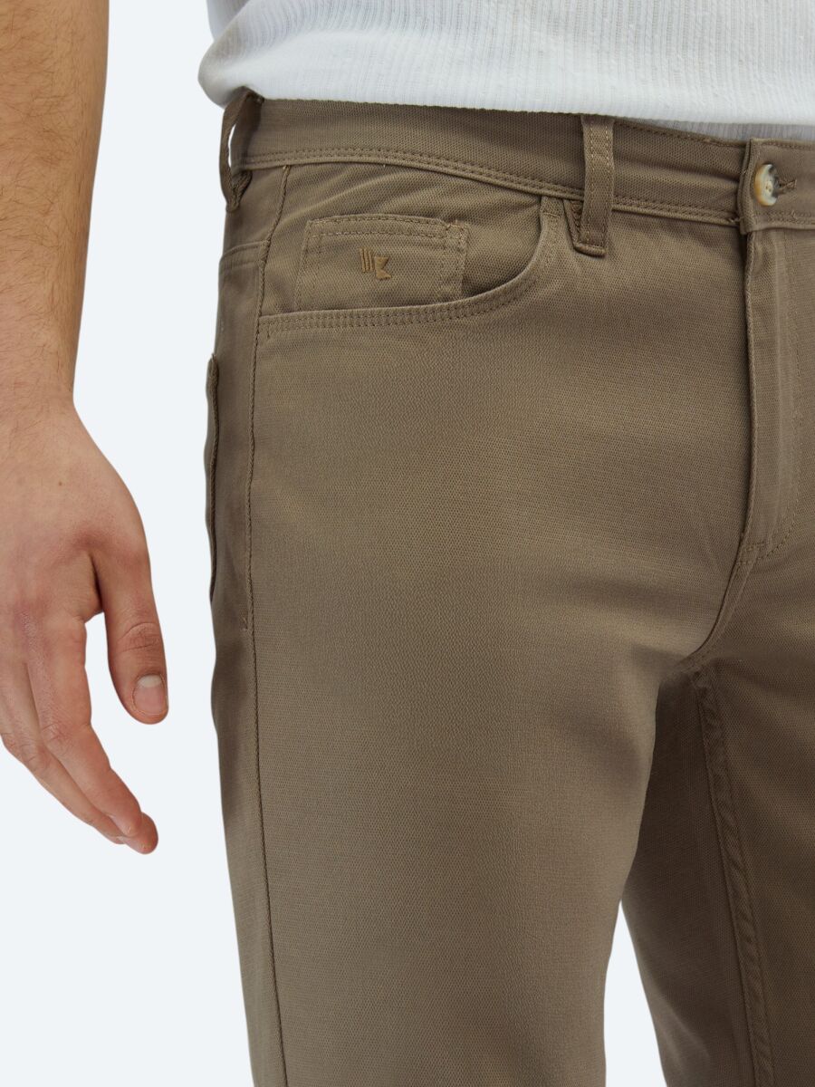 Hazelnut Weaving Slim Fit Casual Cotton Blended Trousers - 3