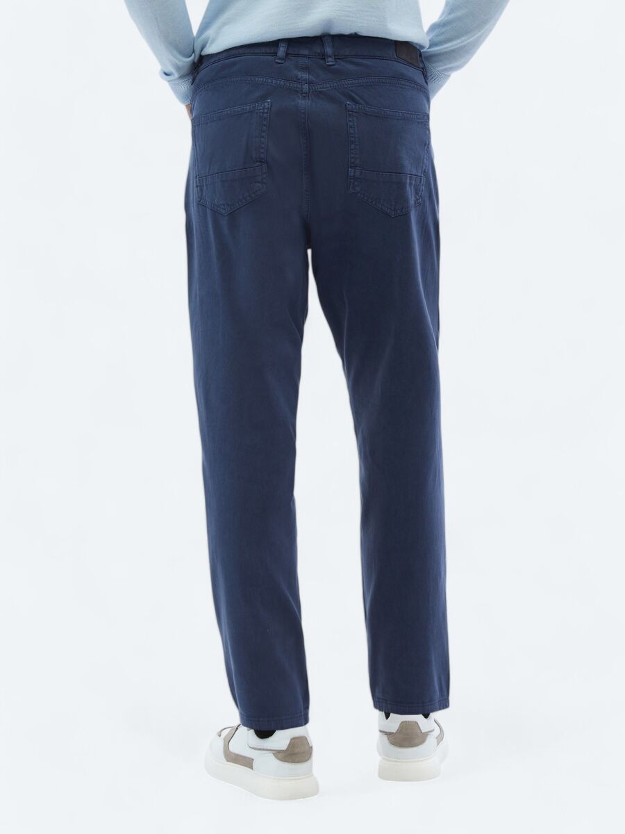 Indigo Weaving Carrot Fit Casual Cotton Blended Trousers - 4