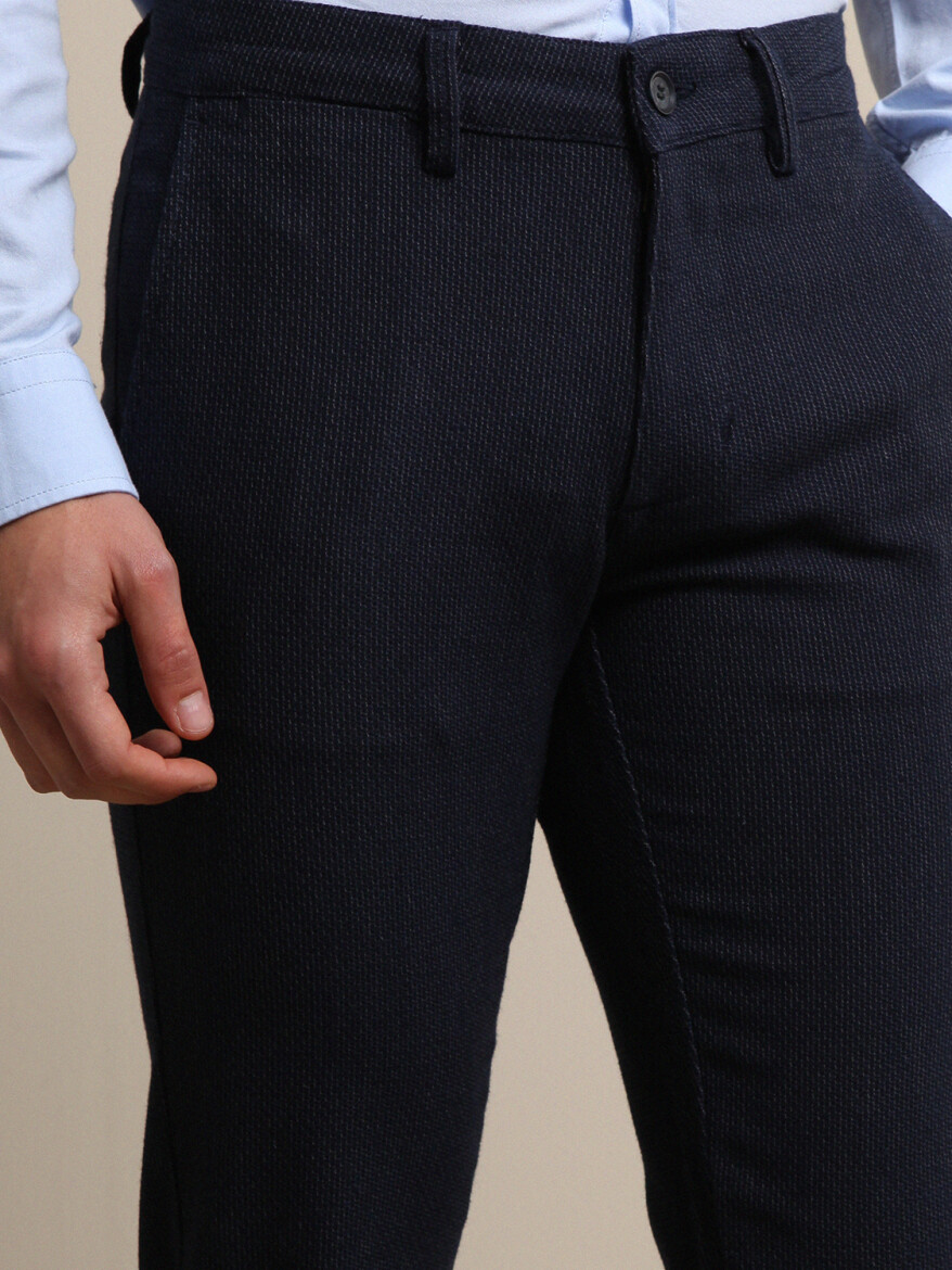 Lacivert Çizgili Dokuma Slim Fit Smart Casual Pamuk Karışımlı Pantolon - 1