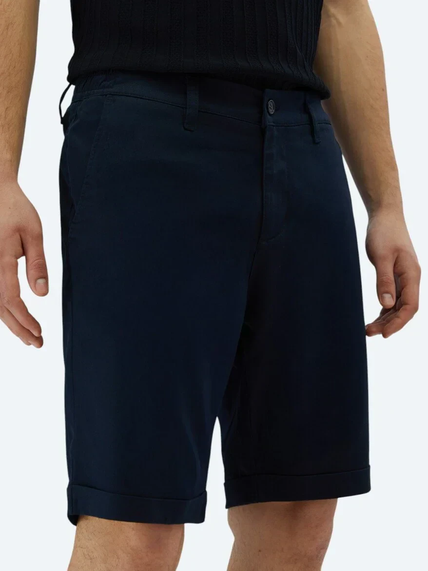 Lacivert Düz Dokuma Slim Fit Casual Pamuk Karışımlı Bermuda - 3