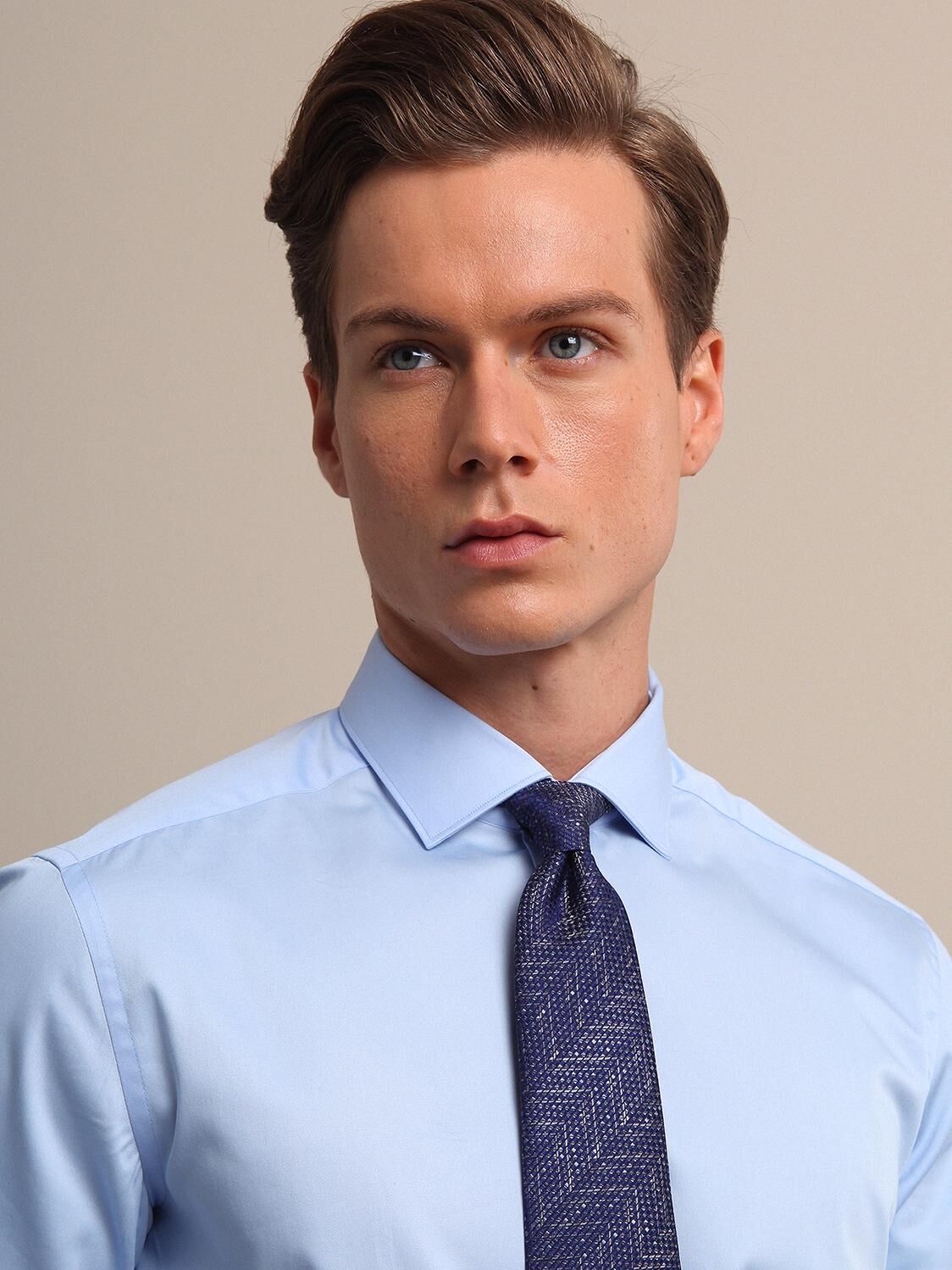 Light Blue Plain Regular Fit Weaving Classical 100% Cotton Shirt - 2