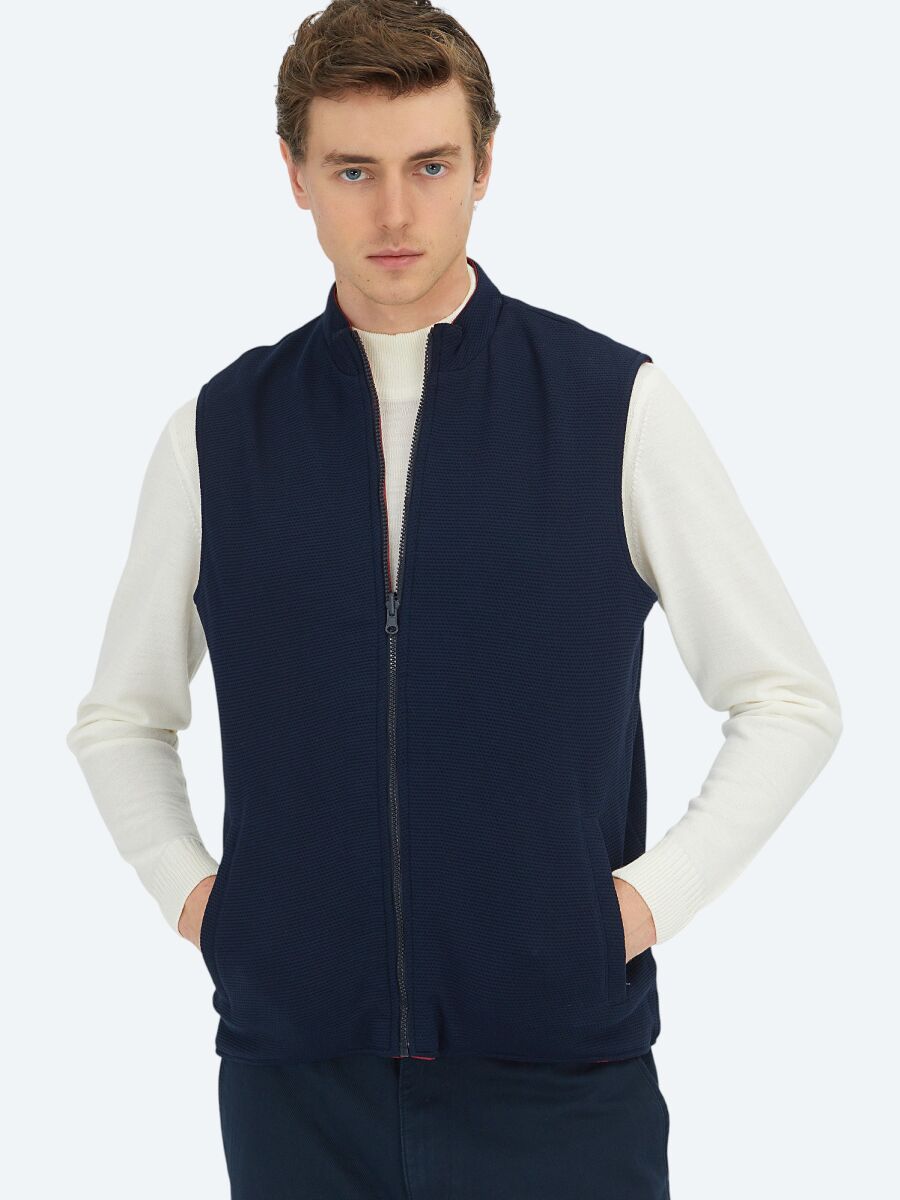 Red Regular Fit Turtleneck Casual Knitting Double-Sided Puffer Vest - 2