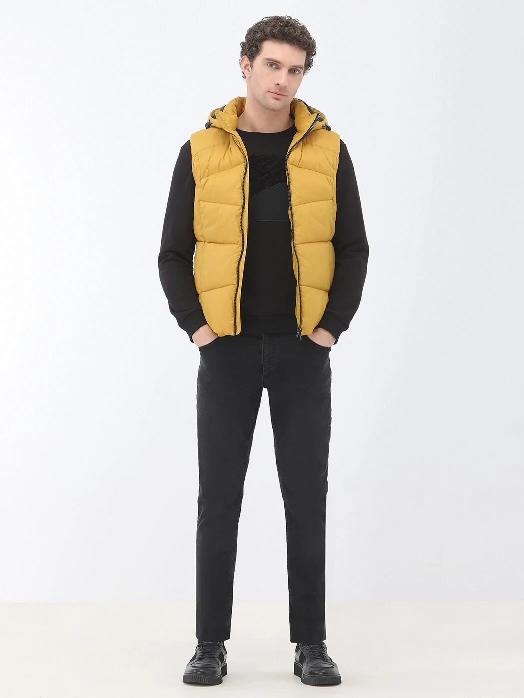 Sarı Regular Fit Kapüşonlu Casual Dokuma Spor Yelek - 2