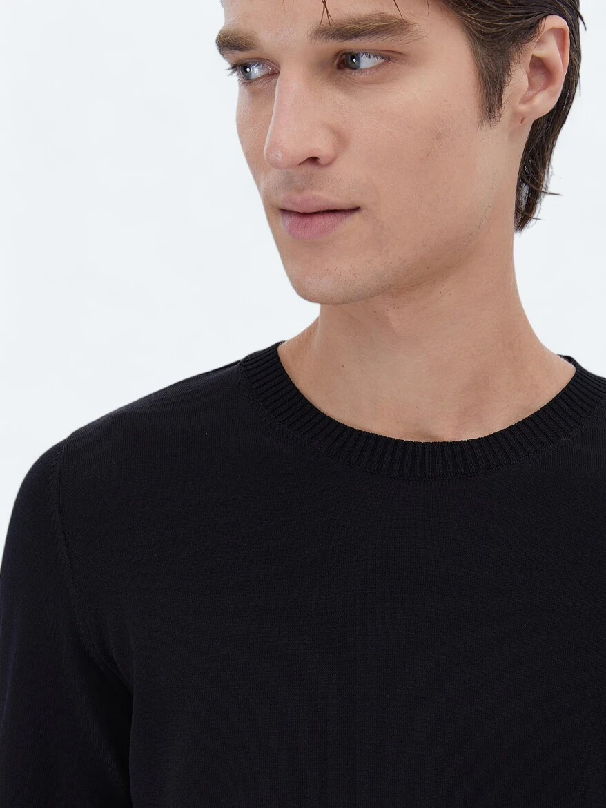 Siyah Bisiklet Yaka Düz Örgü Triko Kazak - 3