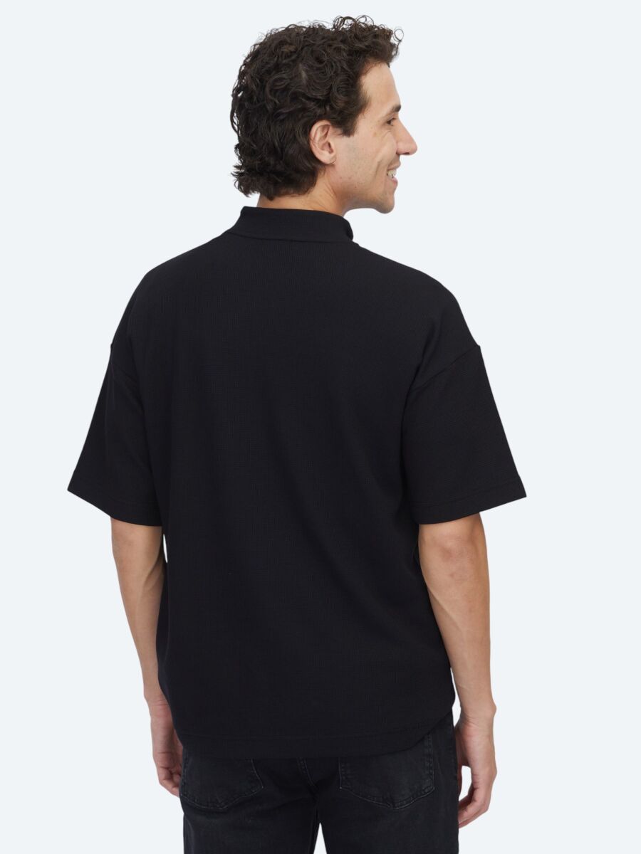 Siyah Desenli Dik Yaka T-Shirt - 4