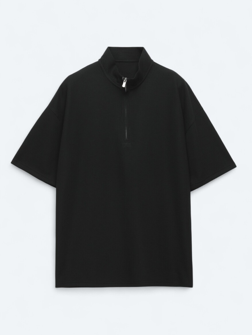 Siyah Desenli Dik Yaka T-Shirt - 5