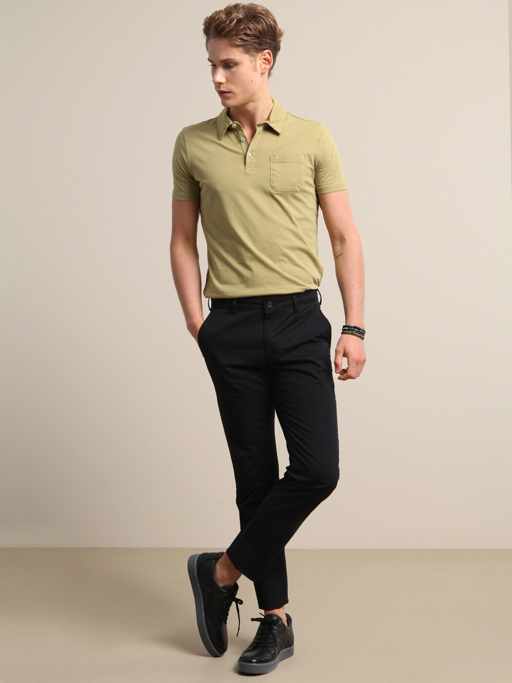 Siyah Düz Dokuma Regular Fit Casual Pamuk Karışımlı Pantolon - 1