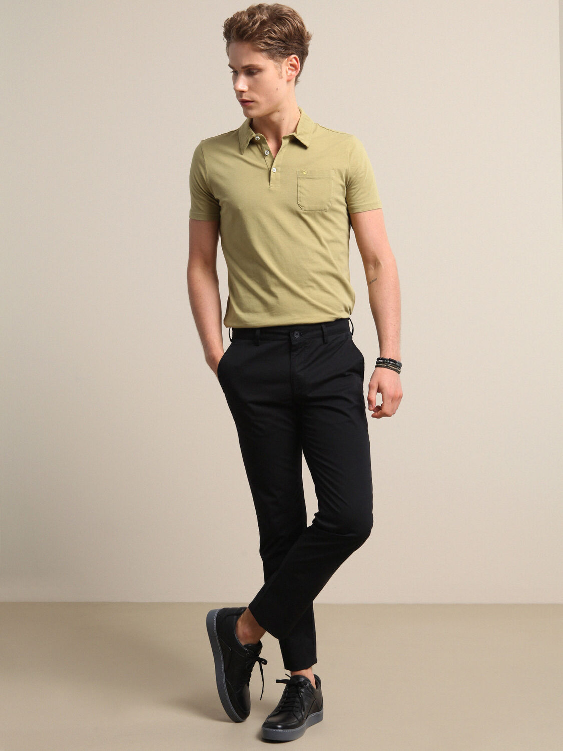 Siyah Düz Dokuma Regular Fit Casual Pamuk Karışımlı Pantolon - 1