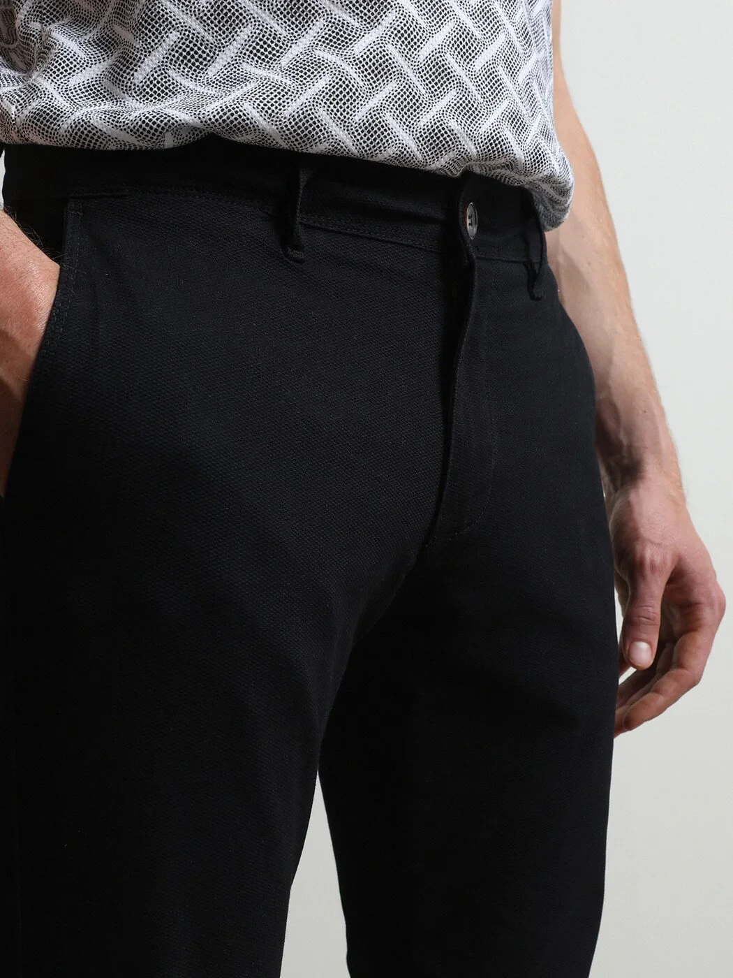 Siyah Düz Dokuma Regular Fit Casual Pamuk Karışımlı Pantolon - 2