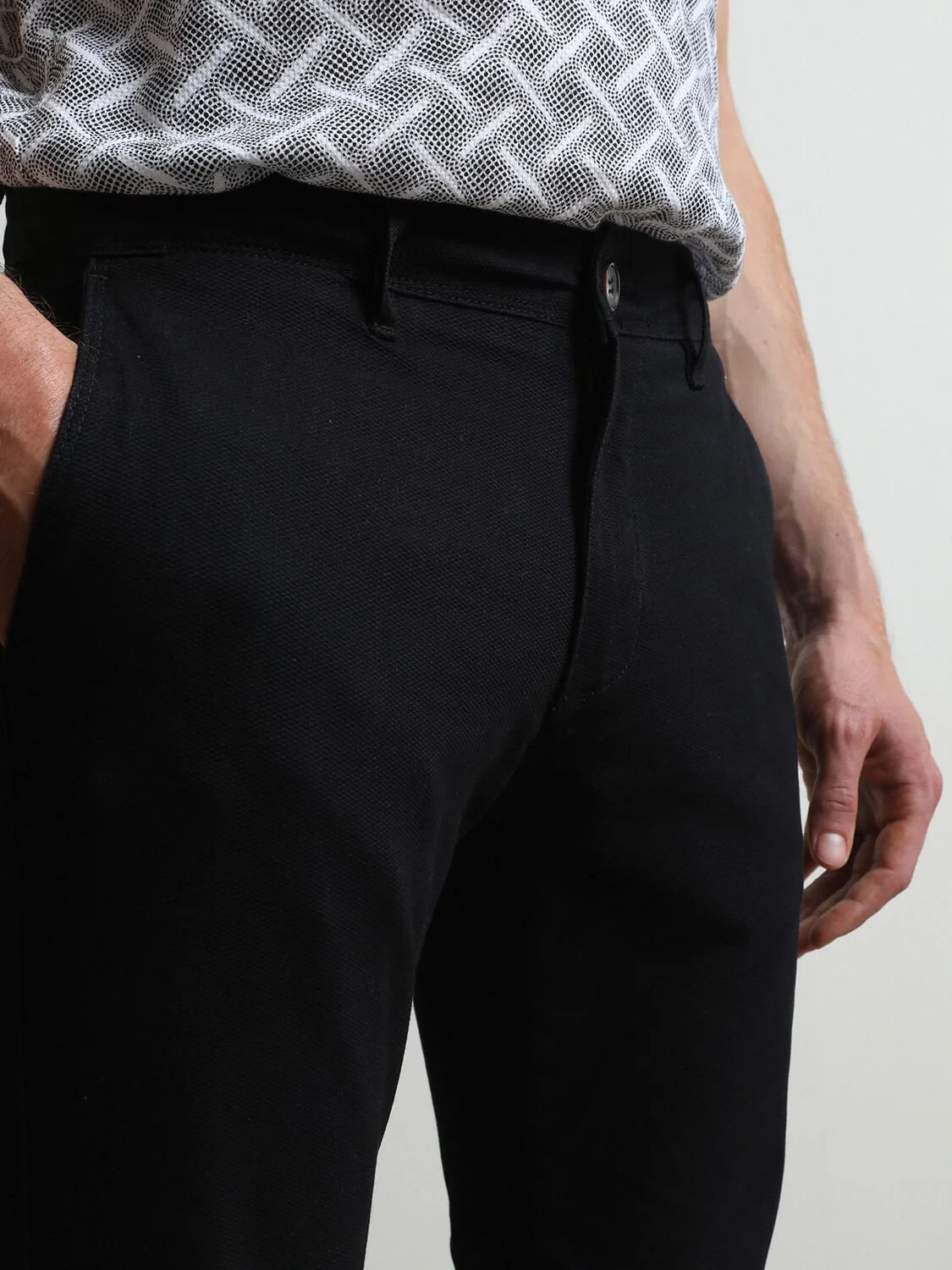 Siyah Düz Dokuma Regular Fit Casual Pamuk Karışımlı Pantolon - 2