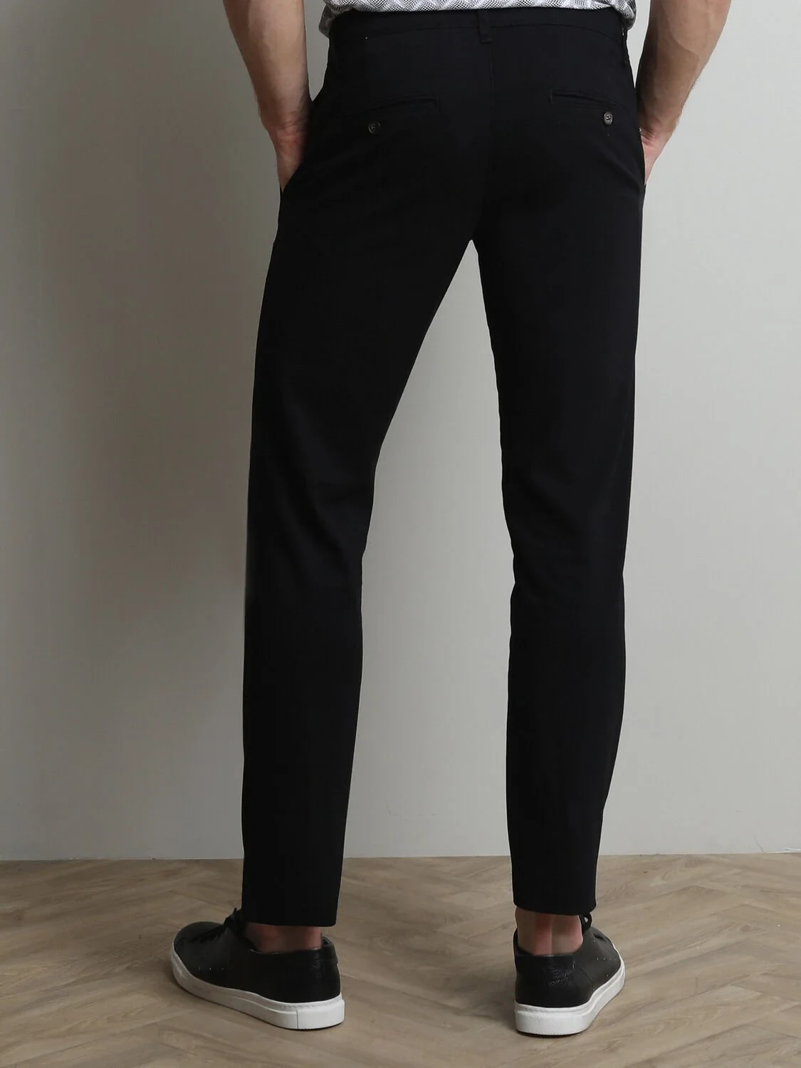 Siyah Düz Dokuma Regular Fit Casual Pamuk Karışımlı Pantolon - 4
