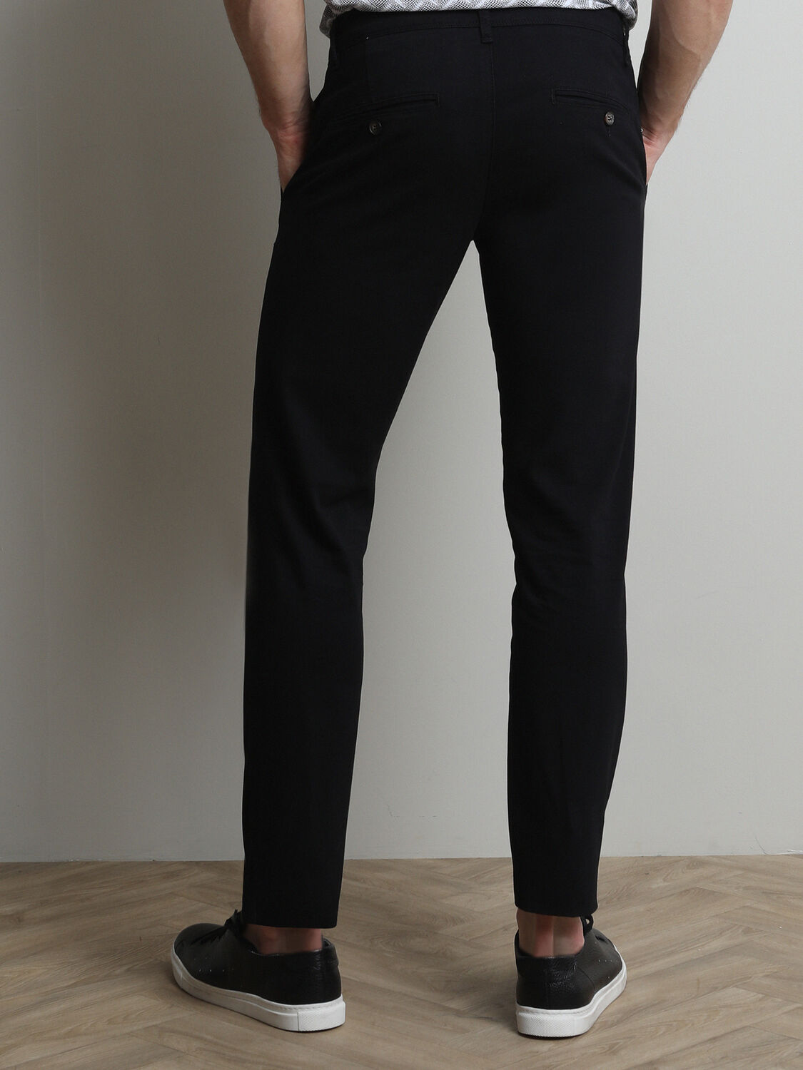 Siyah Düz Dokuma Regular Fit Casual Pamuk Karışımlı Pantolon - 4