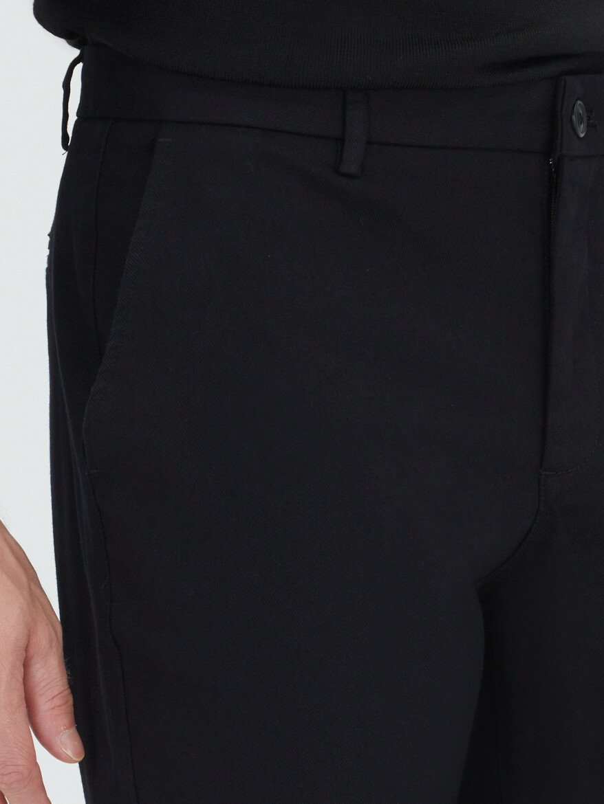 Siyah Düz Dokuma Regular Fit Casual Pamuk Karışımlı Pantolon - 3