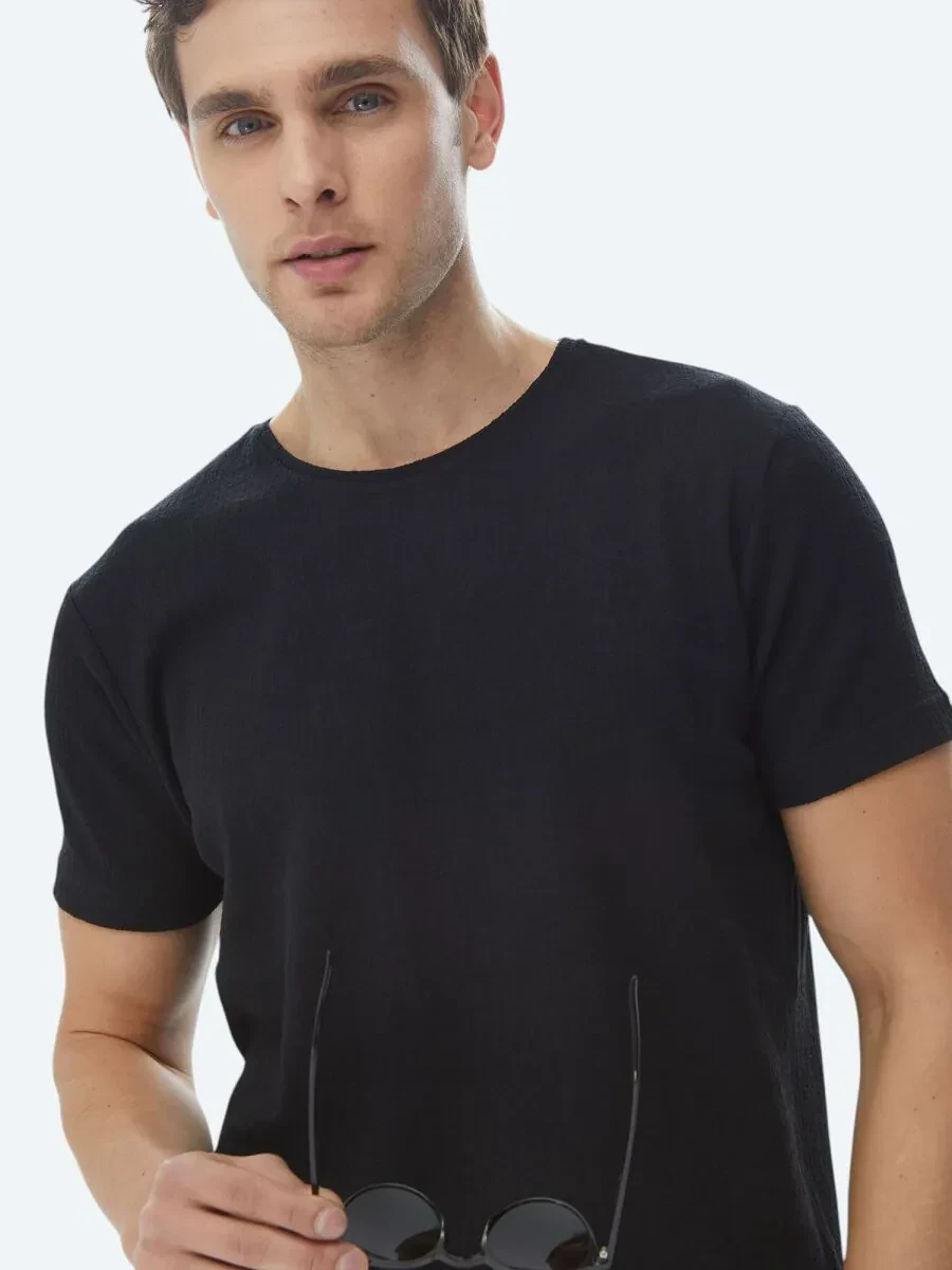 Siyah Jakarlı Bisiklet Yaka Pamuk Karışımlı T-Shirt - 4