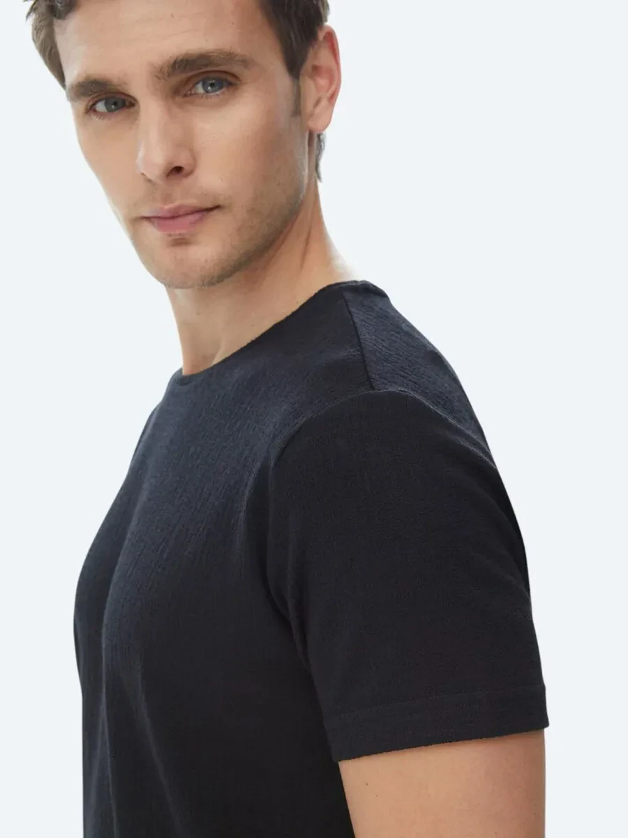 Siyah Jakarlı Bisiklet Yaka Pamuk Karışımlı T-Shirt - 5