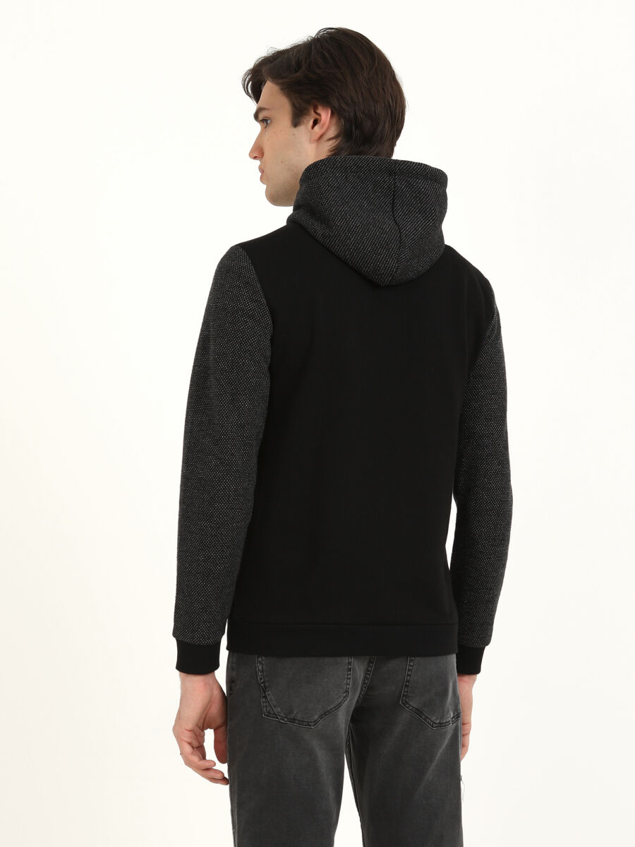 Siyah Kapüşonlu Desenli Sweatshırt - 4