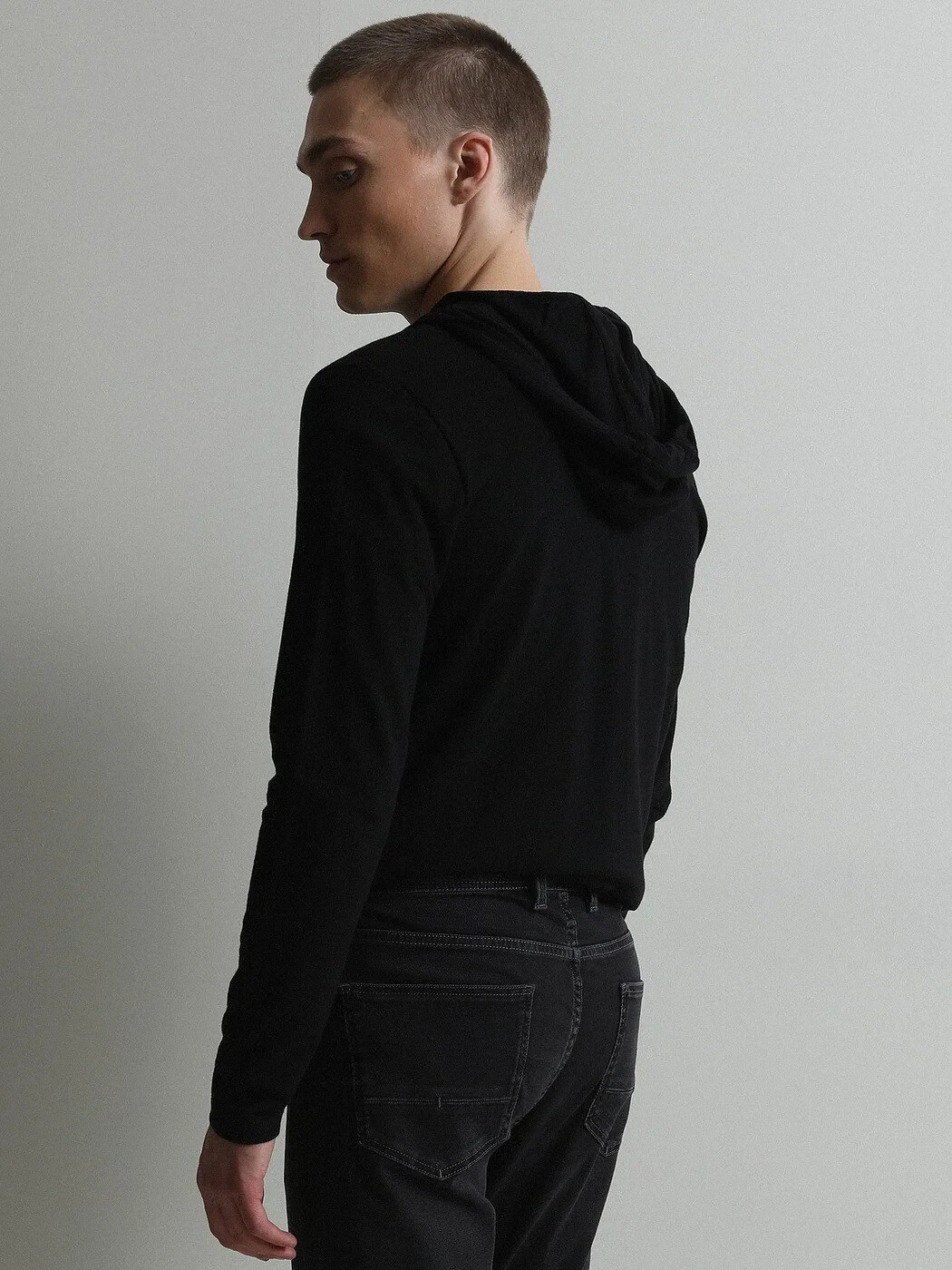 Siyah Kapüşonlu Düz Sweatshırt - 5