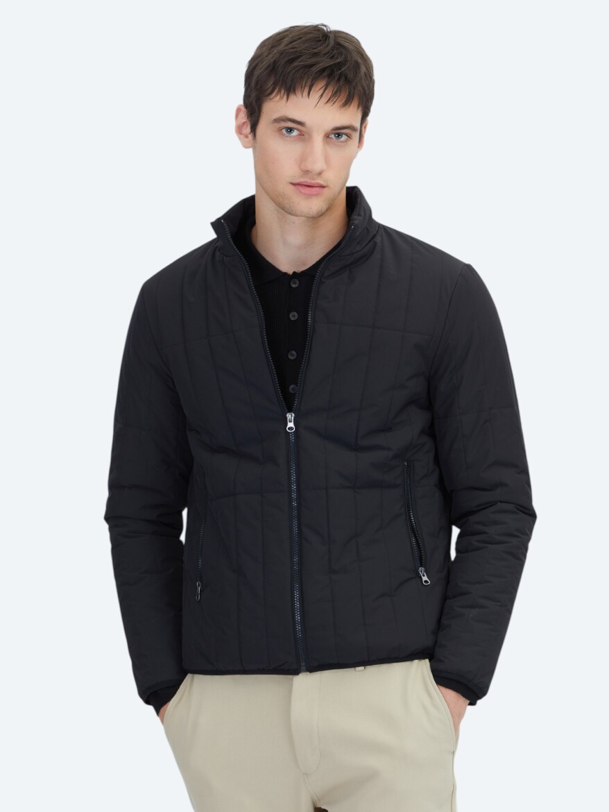 Siyah Regular Fit Dik Yaka Casual Dokuma Mont - KİP