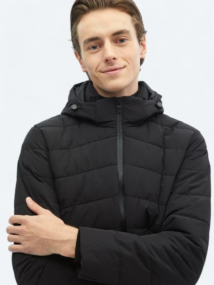 Siyah Regular Fit Kapüşonlu Casual Dokuma Mont 