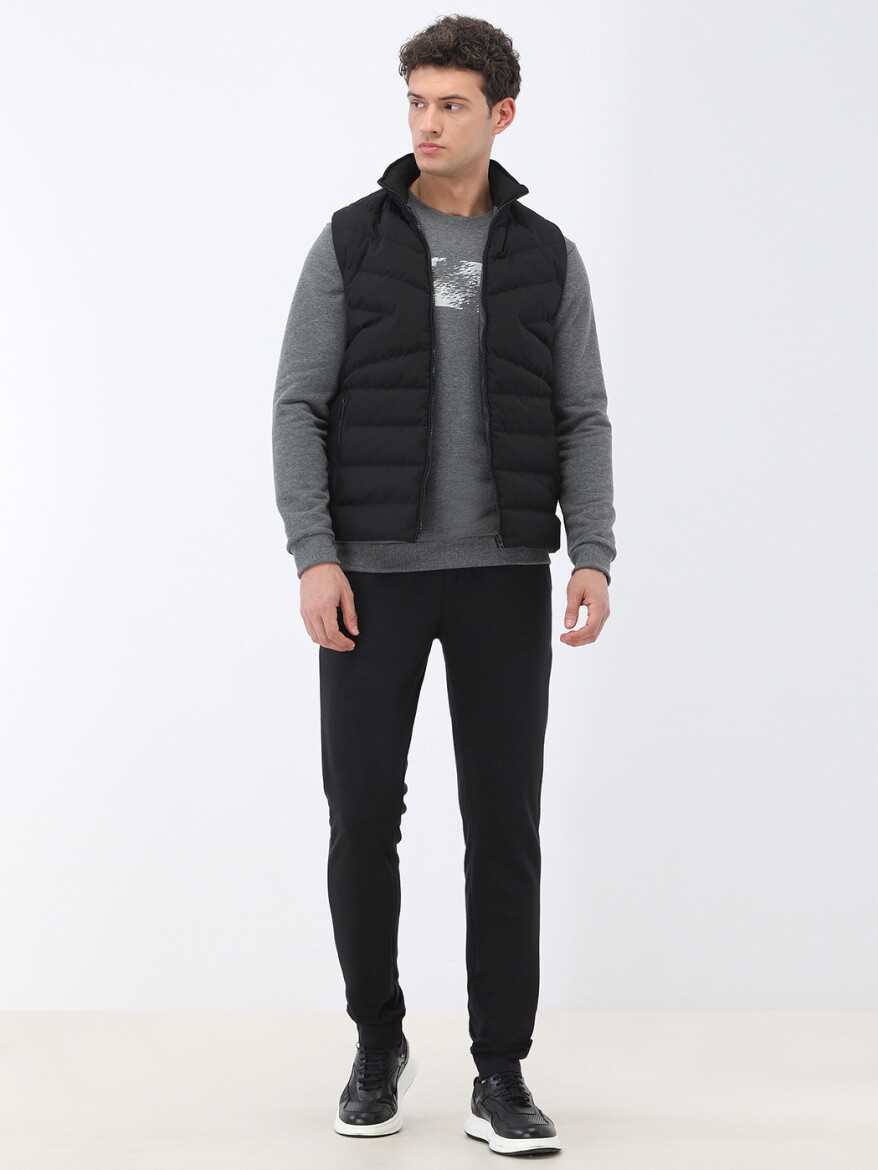 Siyah Regular Fit Kapüşonlu Casual Dokuma Spor Yelek - KİP