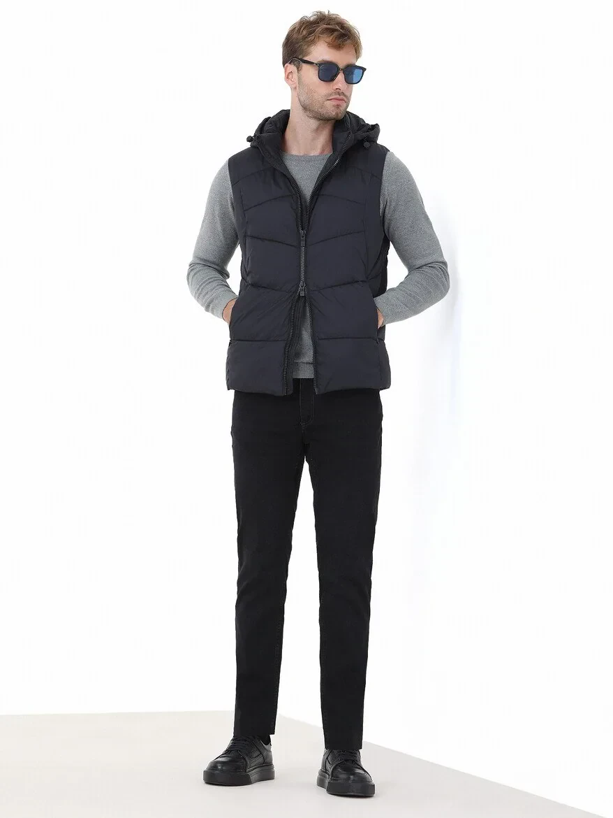 Siyah Regular Fit Kapüşonlu Casual Dokuma Spor Yelek - 2