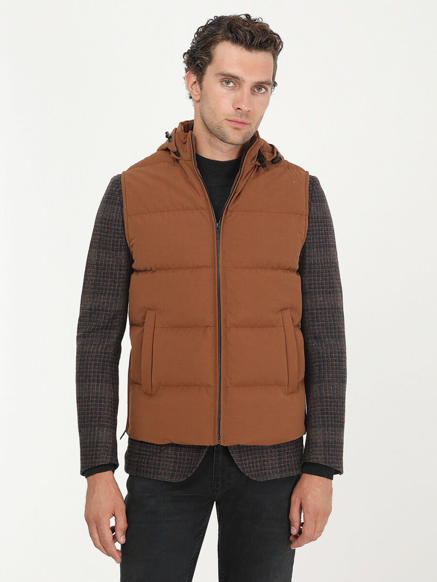 Tile Red Regular Fit Hooded Casual Weaving Puffer Vest - 3