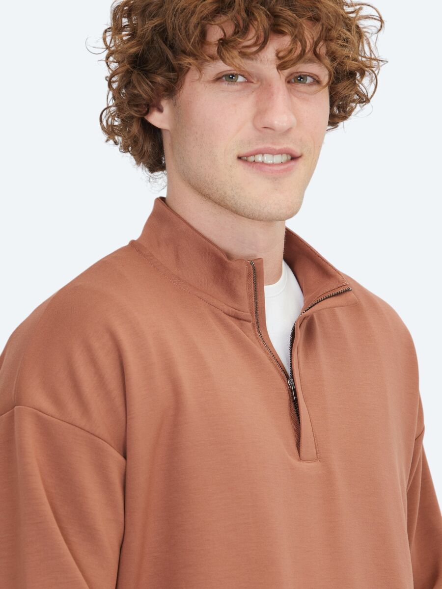 Tile Red Turtleneck Plain Sweatshirt - 3