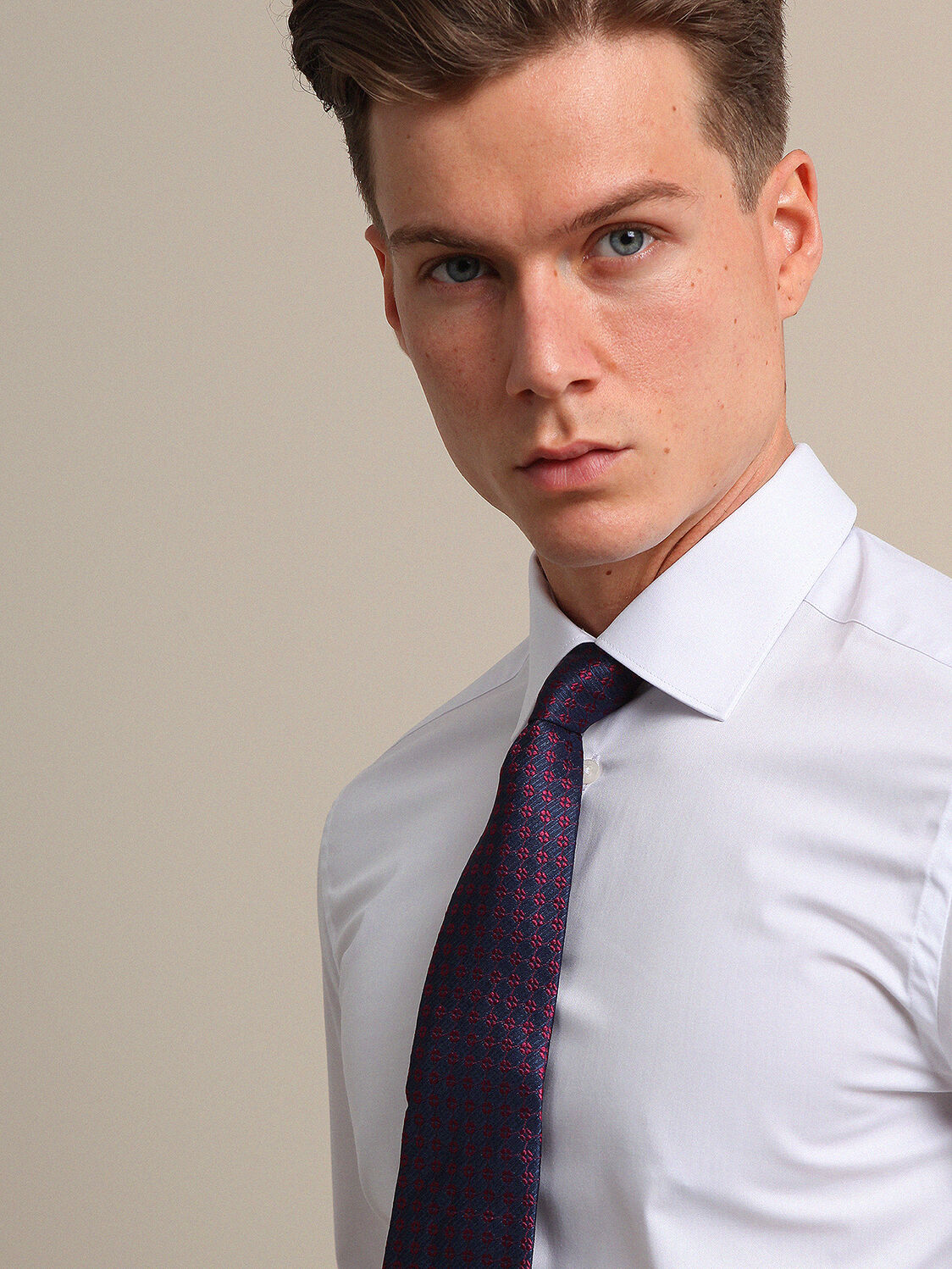 White Plain Regular Fit Weaving Classical 100% Cotton Shirt - 2