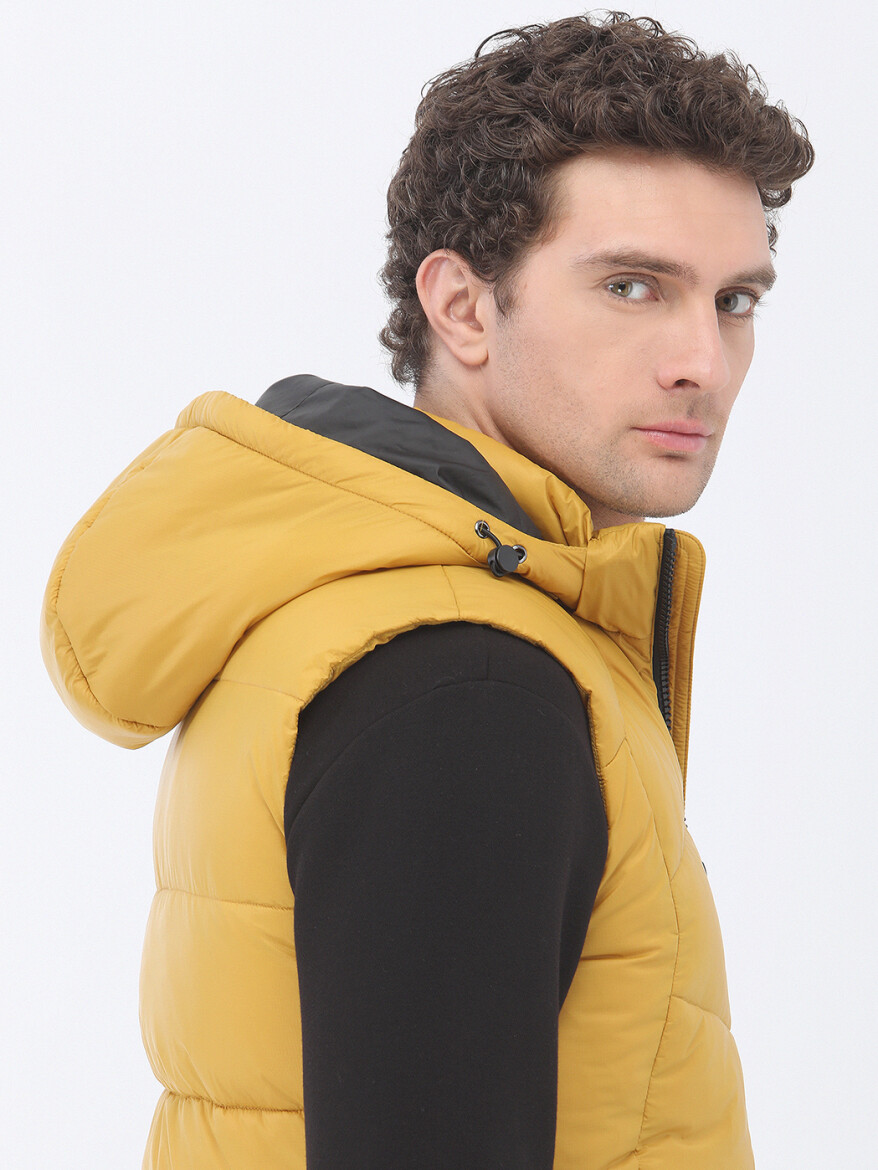 Yellow Regular Fit Hooded Casual Weaving Puffer Vest - 4
